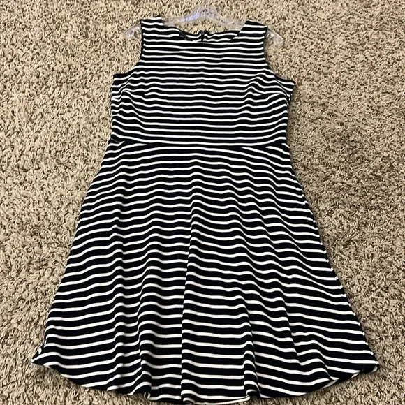 TALBOTS FIT & FLARE KNIT DRESS‎ - STRIPE Sz Lp - Picture 8 of 13